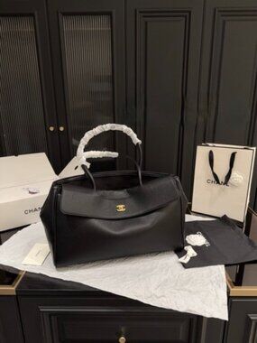 Luxury 26SS Tote Bag Premium Leather Large Shoulder Bag with Gold Hardware